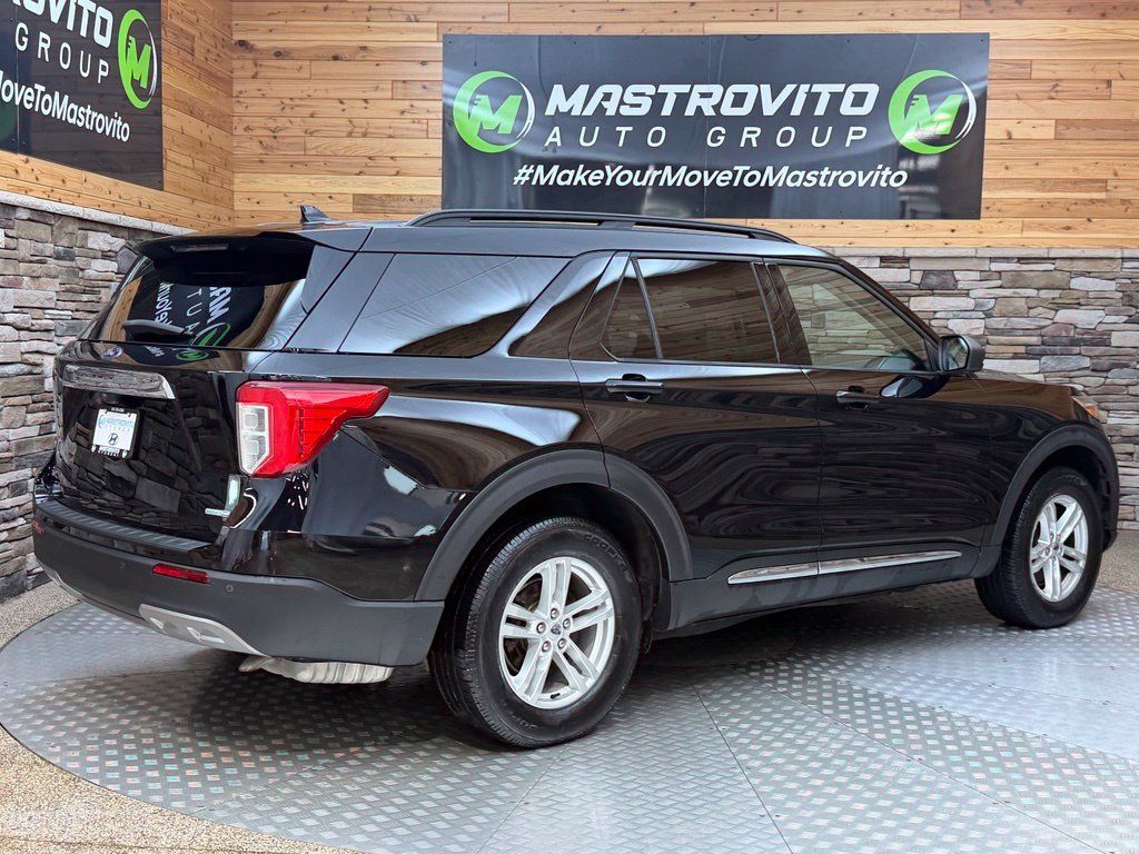 Used 2020 Ford Explorer XLT w/ Equipment Group 202A AWD/4WD image 22
