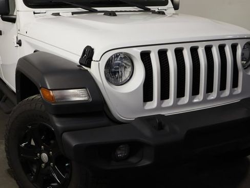 Used 2018 Jeep Wrangler Unlimited Sport S AWD/4WD image 38