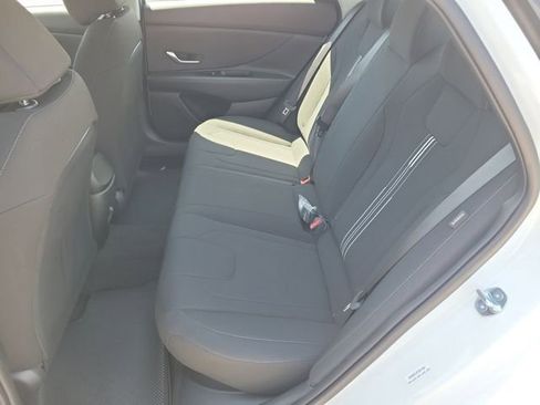 New 2026 Hyundai Elantra Hybrid FWD image 23