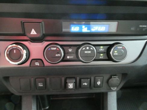 Used 2023 Toyota Tacoma TRD Sport image 26