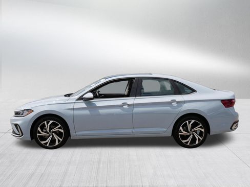 Certified 2026 Volkswagen Jetta SEL FWD image 4