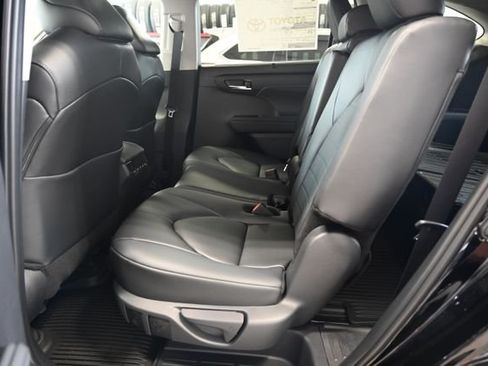 New 2026 Toyota Highlander XLE AWD/4WD image 13