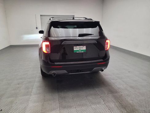 Used 2022 Ford Explorer XLT w/ Equipment Group 202A AWD/4WD image 6