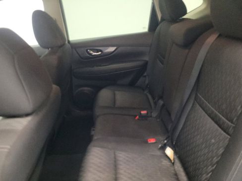 Used 2020 Nissan Rogue SV FWD image 18