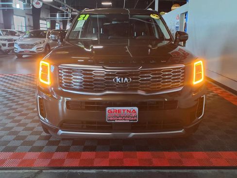 Used 2021 Kia Telluride EX w/ EX Premium Package FWD image 3
