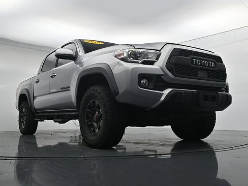 Used 2019 Toyota Tacoma TRD Off-Road AWD/4WD image 32