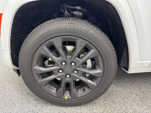 New 2026 Jeep Grand Cherokee L Limited AWD/4WD image 13