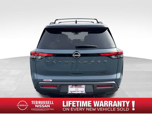 New 2026 Nissan Pathfinder Platinum image 4