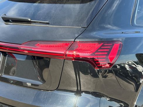 Used 2024 Audi Q8 e-tron Prestige w/ Prestige Package image 15