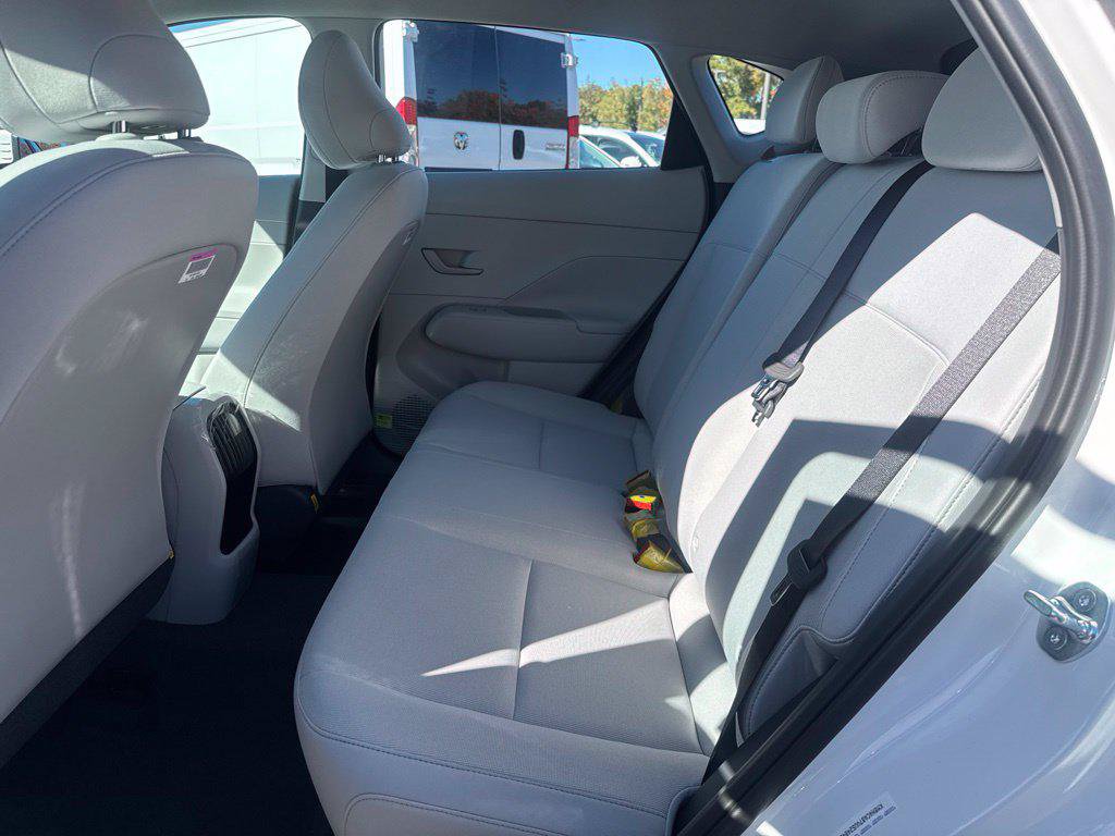 New 2027 Hyundai Kona SE AWD/4WD image 22