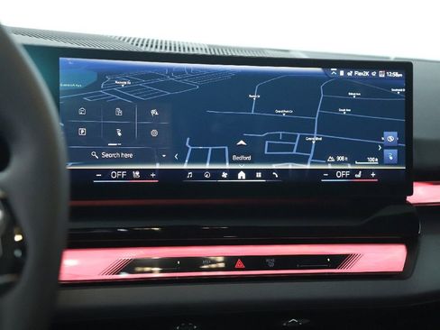 Used 2025 BMW i5 xDrive40 w/ Premium Package image 27