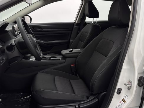 Used 2024 Nissan Altima 2.5 S image 13