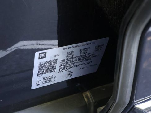 Certified 2024 GMC Yukon Denali Ultimate w/ LPO, Floor Liner Package AWD/4WD image 57