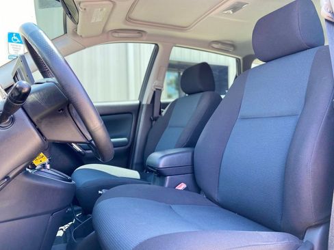 Used 2008 Toyota Matrix XR FWD image 15
