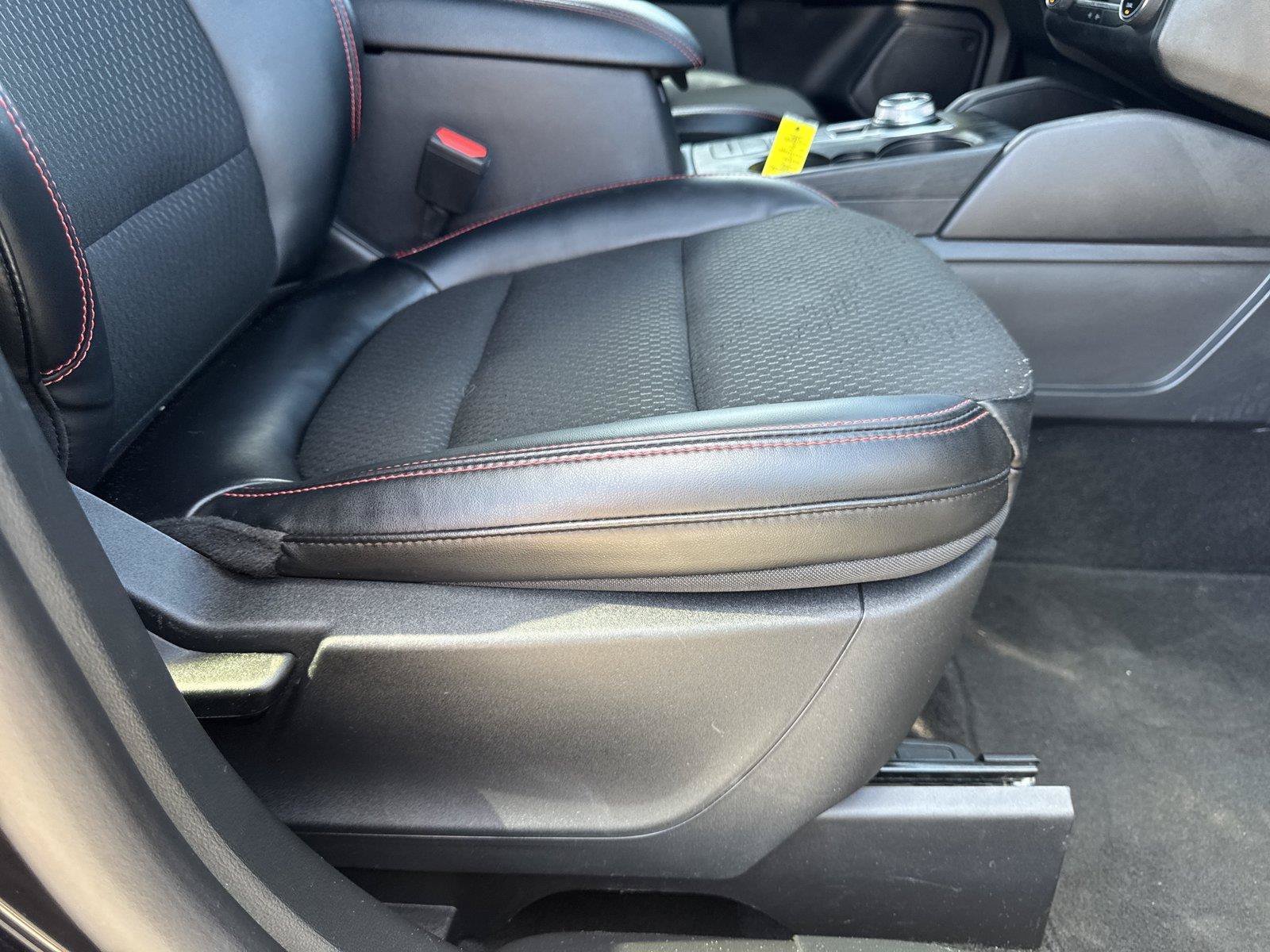 Used 2025 Ford Escape ST-Line AWD/4WD image 29