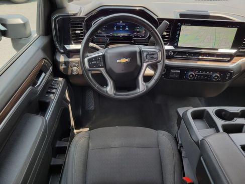 Used 2025 Chevrolet Silverado 2500 LT w/ Convenience Package AWD/4WD image 17