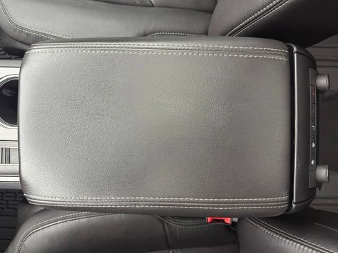 Used 2015 Chevrolet Traverse LT FWD image 26