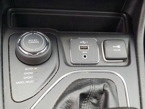 Used 2021 Jeep Cherokee Sport w/ Popular Appearance Group image 23