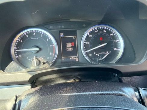 Used 2017 Toyota Highlander XLE AWD/4WD image 13