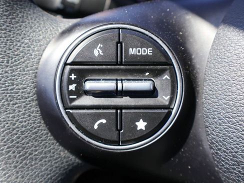 Used 2025 Kia Soul LX w/ LX Technology Package image 12