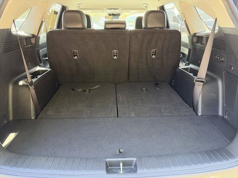 Used 2024 Kia Sorento S image 12