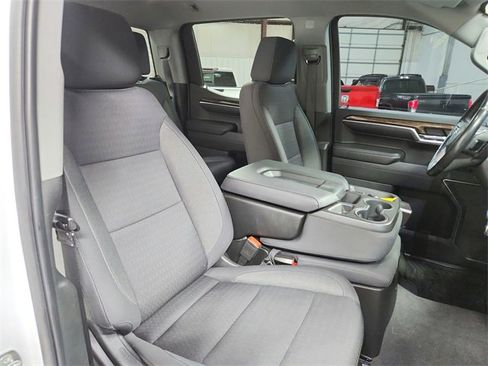Used 2022 GMC Sierra 1500 SLE image 39