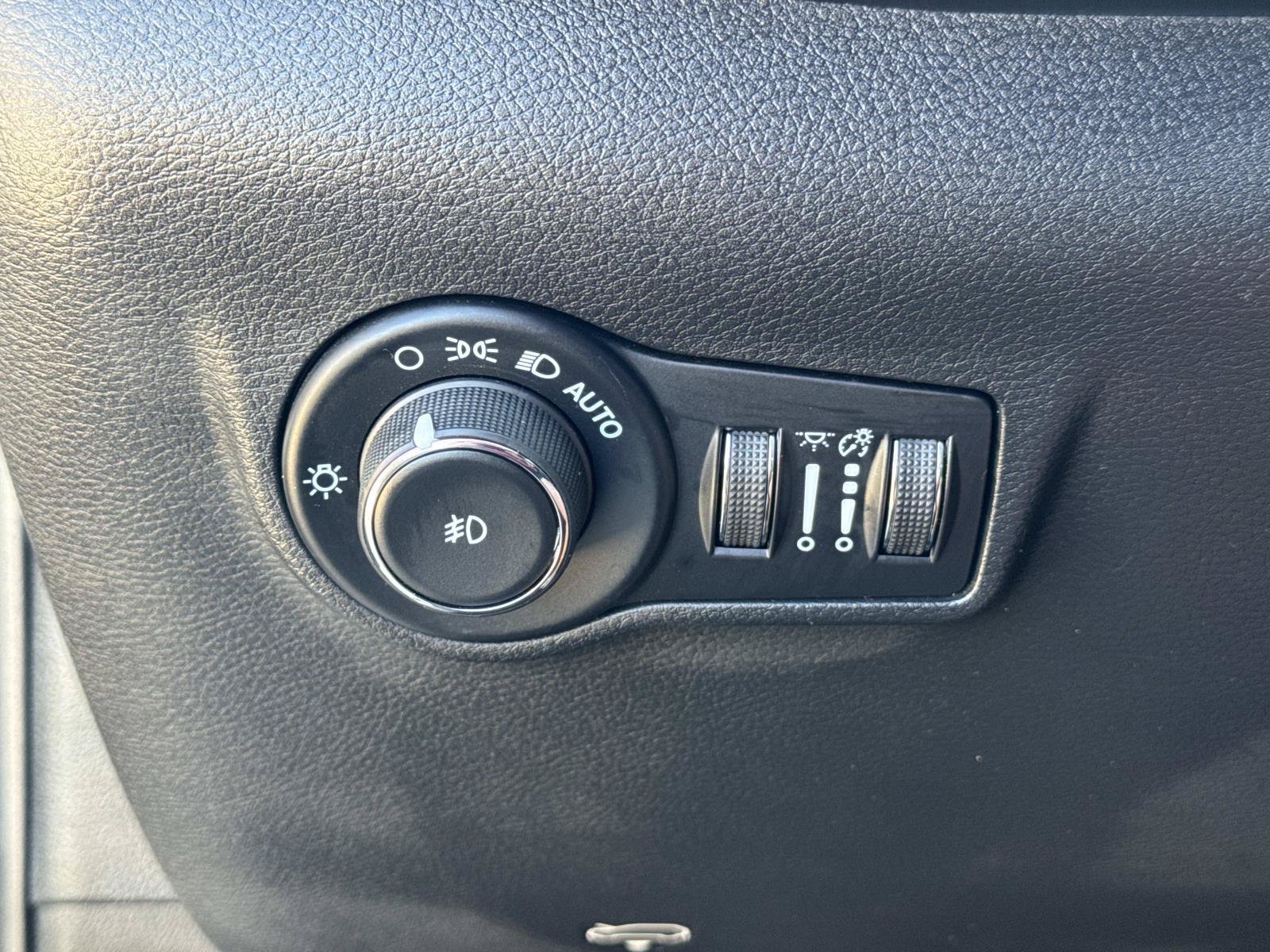 Used 2026 Jeep Compass Latitude AWD/4WD image 20