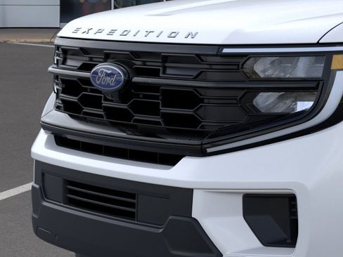 New 2026 Ford Expedition Active image 17
