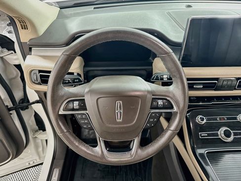 Used 2022 Lincoln Nautilus AWD w/ Premium Package image 15
