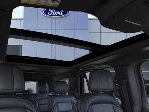 New 2026 Lincoln Navigator Reserve w/ Jet Appearance Package image 35