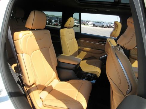 Used 2025 Jeep Grand Cherokee L Summit AWD/4WD image 26