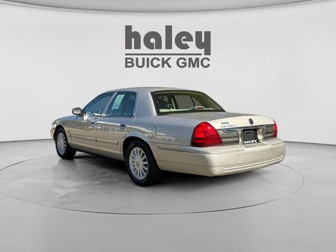 Used 2010 Mercury Grand Marquis LS RWD image 3