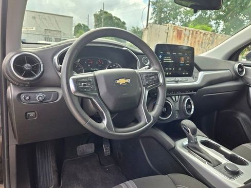 Used 2025 Chevrolet Blazer LT AWD/4WD image 15