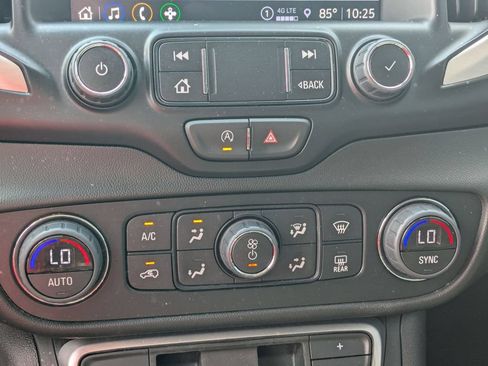 Used 2024 GMC Terrain SLT FWD image 20