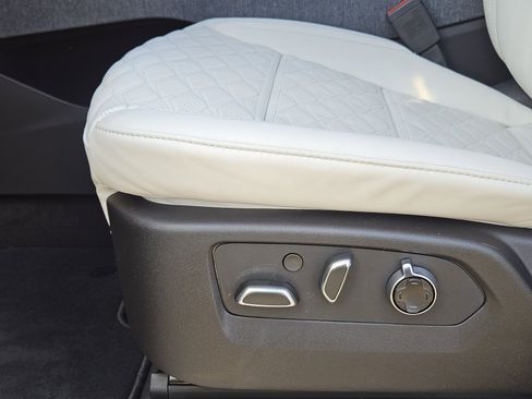 New 2026 Cadillac Escalade Platinum Sport w/ LPO, ONYX Package image 17