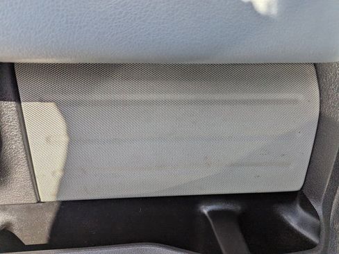 Used 2012 Ford F150 XLT w/ XLT Chrome Pkg image 16