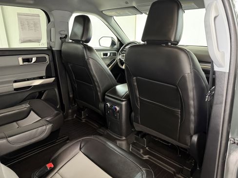 Used 2022 Ford Explorer XLT w/ Equipment Group 202A image 35