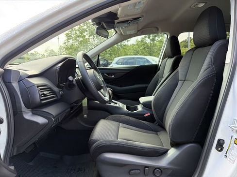Used 2025 Subaru Outback Premium AWD/4WD image 11