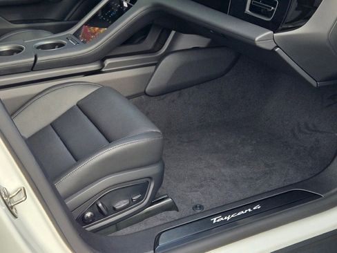 New 2026 Porsche Taycan image 37
