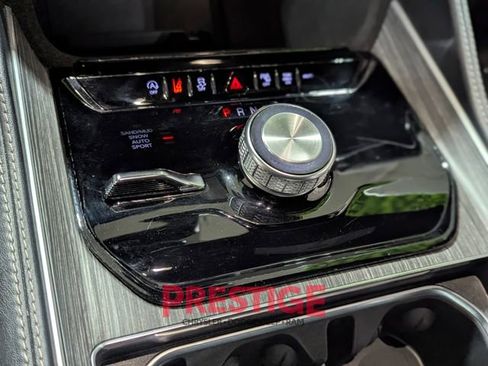 Used 2024 Jeep Wagoneer L Series II w/ Flexible Seating Group image 24