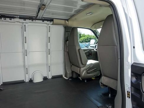 New 2026 Chevrolet Express 2500 w/ Communications Package RWD image 15