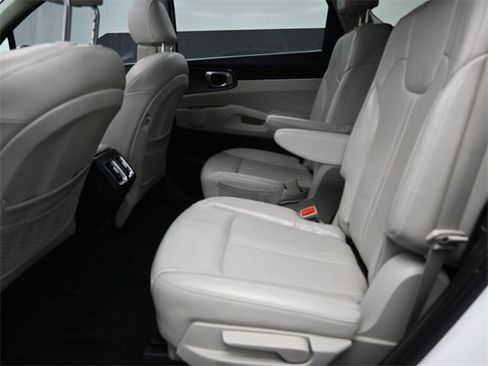 Used 2021 Kia Sorento EX image 27