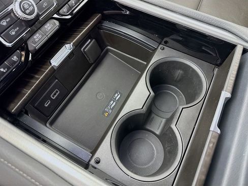 Used 2021 GMC Yukon Denali w/ Denali Premium Package image 35