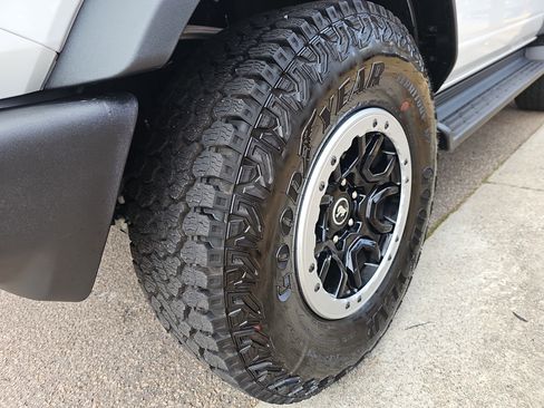 Used 2025 Ford Bronco Outer Banks w/ Sasquatch Package image 35