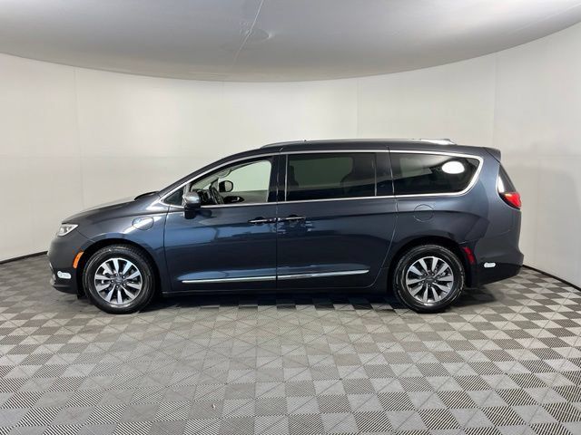 Used 2021 Chrysler Pacifica Limited FWD image 4