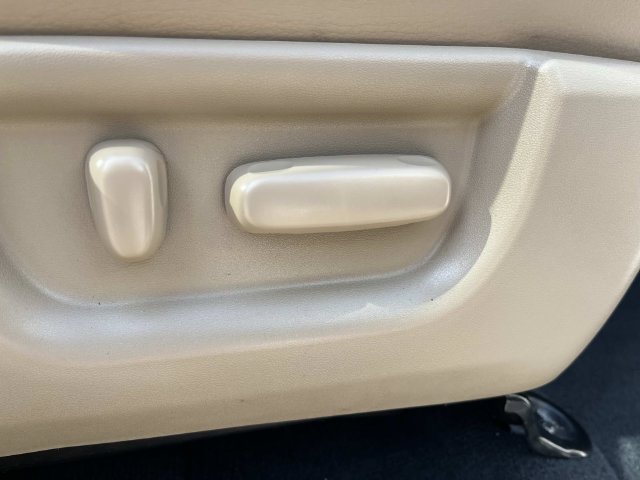 Used 2019 Toyota Sequoia Platinum RWD image 19