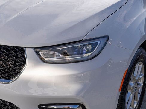 New 2026 Chrysler Pacifica Select image 34