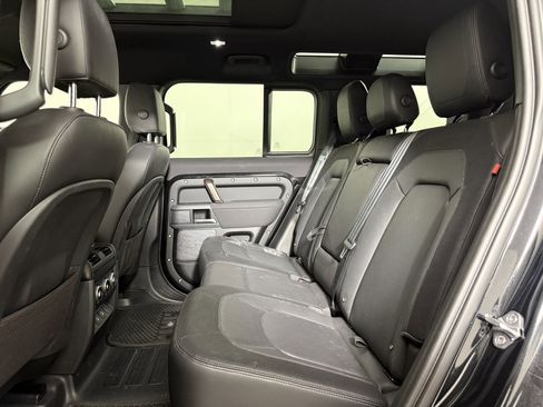 Used 2023 Land Rover Defender 110 X-Dynamic SE image 13
