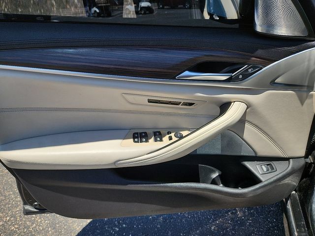 Used 2018 BMW M550i xDrive AWD/4WD image 12