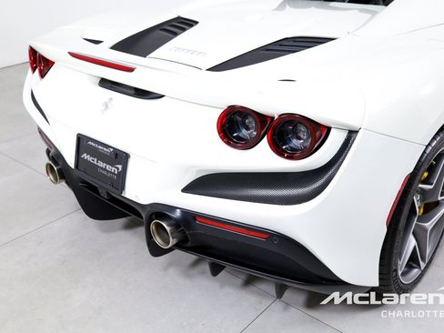 Used 2022 Ferrari F8 Tributo RWD image 37